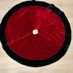 Luxurious Red and Green Faux Fur Christmas Tree Skirt